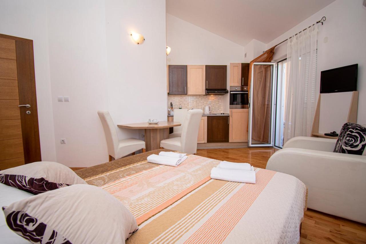 Lotusapart Premantura Exterior foto